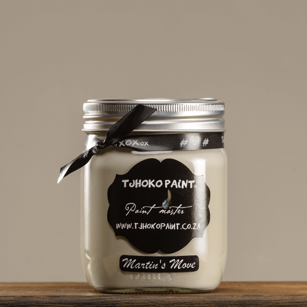 Deckende Möbelfarbe für modernes Upcycling
Kalkfarbe Tjhoko Paint Martin's Move