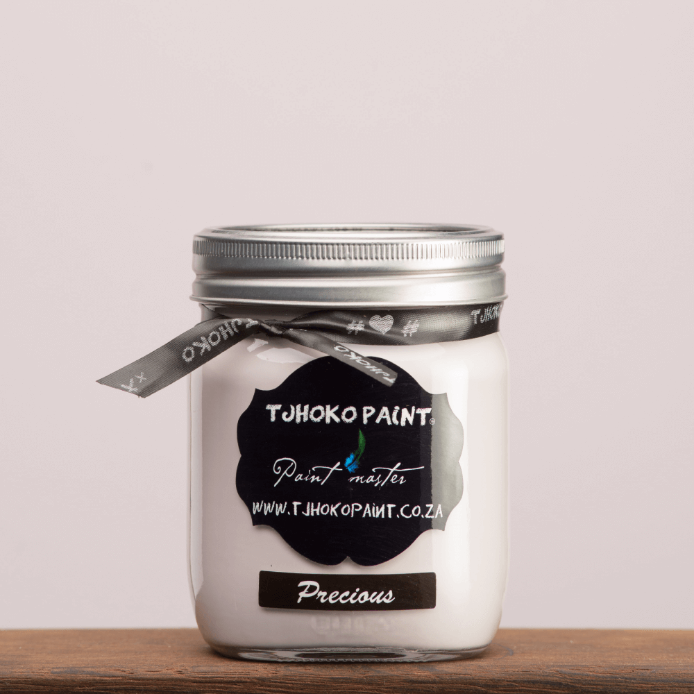 Deckende Möbelfarbe für modernes Upcycling
Kalkfarbe Tjhoko Paint Precious