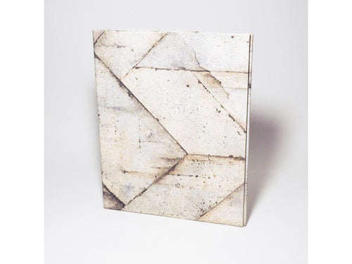 Hochwertiger A4 Ringordner vom Atelier 1818 zur stilvollen Aufbewahrung besonderer Dokumente, handgefertigt aus edlem Materialien, Design Beton