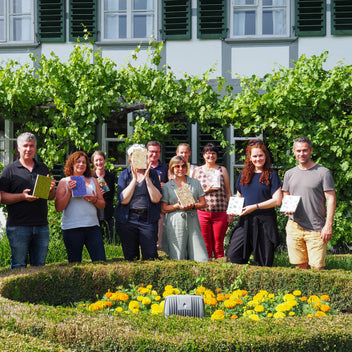Team-Event Buchbinden im Park vom Buumehus Oberdiessbach